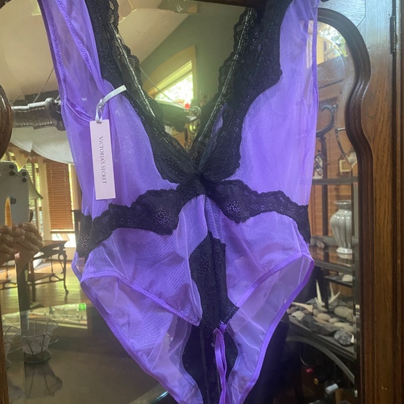 Victoria’s Secret - Picture 5 of 5